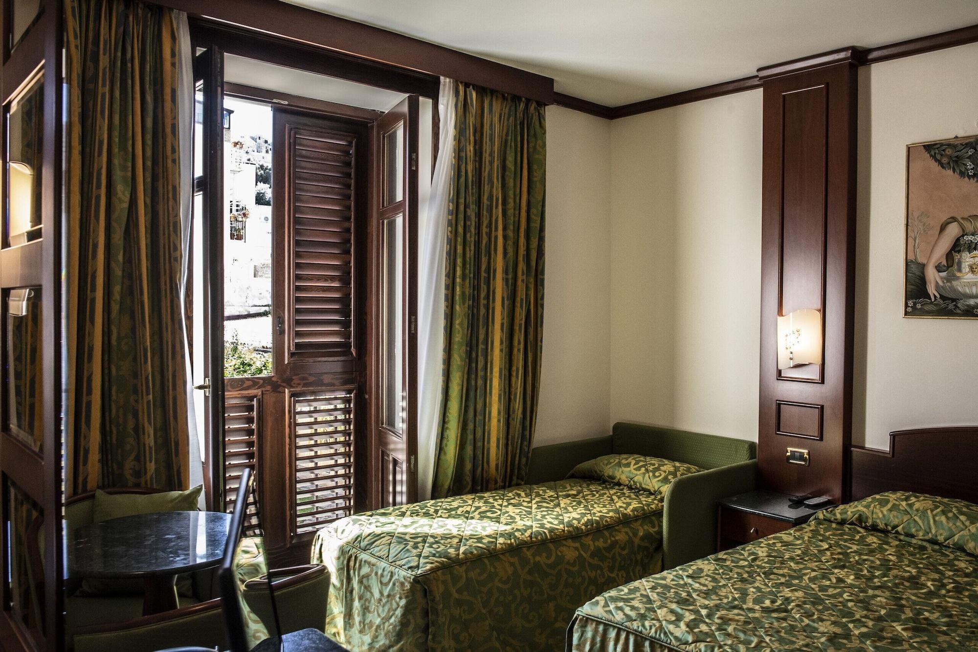 Hotel Garibaldi ميلاتسو المظهر الخارجي الصورة